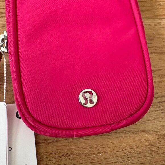 Lululemon Athletic Clippable Nano Pouch Passionate Pink NWT One Size - Picture 4 of 7